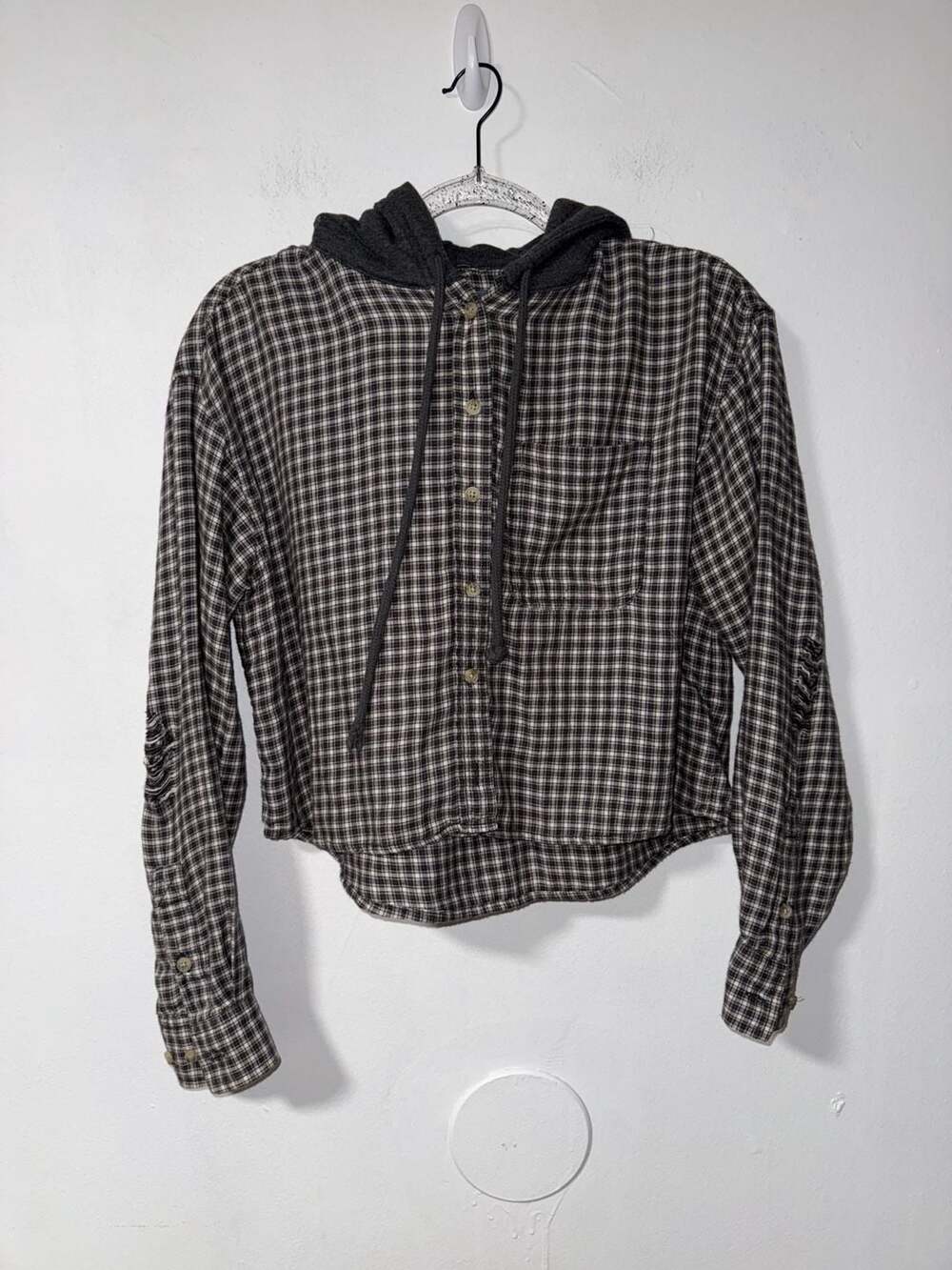 American Eagle Plaid Cropped Flannel Hoodie Medium Distressed